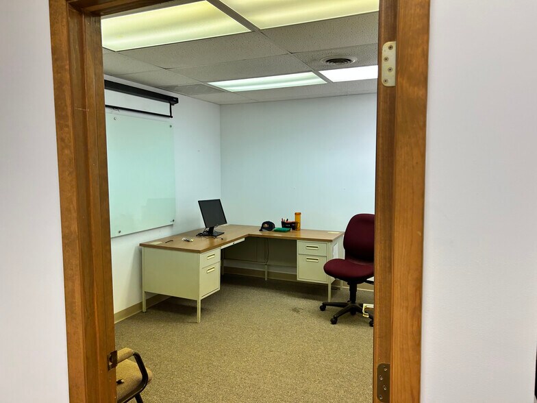 More Photos Of 1432-1436 Mishawaka Ave, South Bend Office For Sale