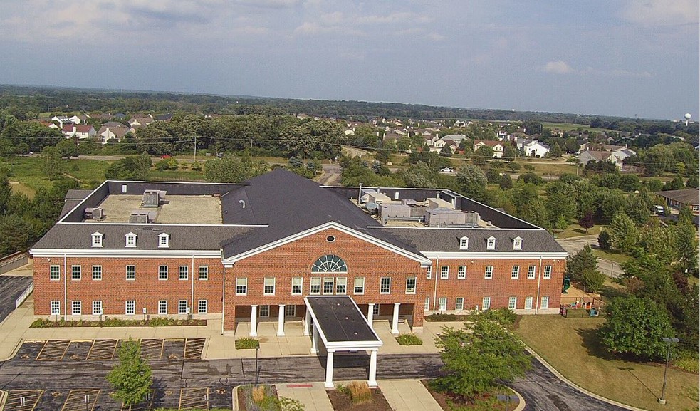 Primary Photo Of 3098 Falling Waters Blvd, Lindenhurst Health Club For Sale