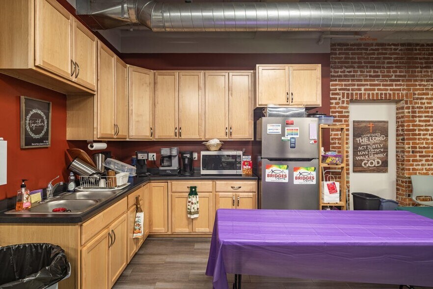 More Photos Of 310 4th St S, La Crosse Storefront For Lease
