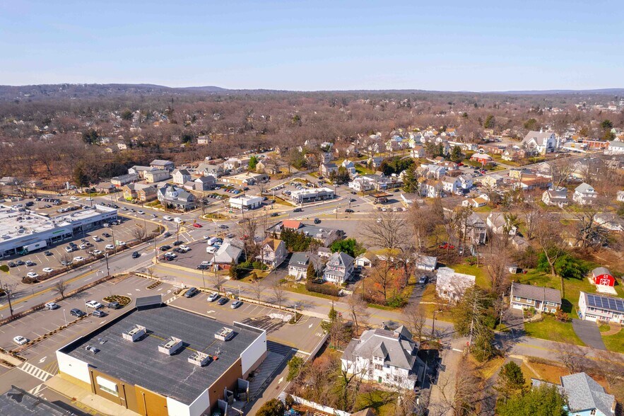 More Photos Of 118 Godwin Ave, Midland Park Convenience Store For Sale