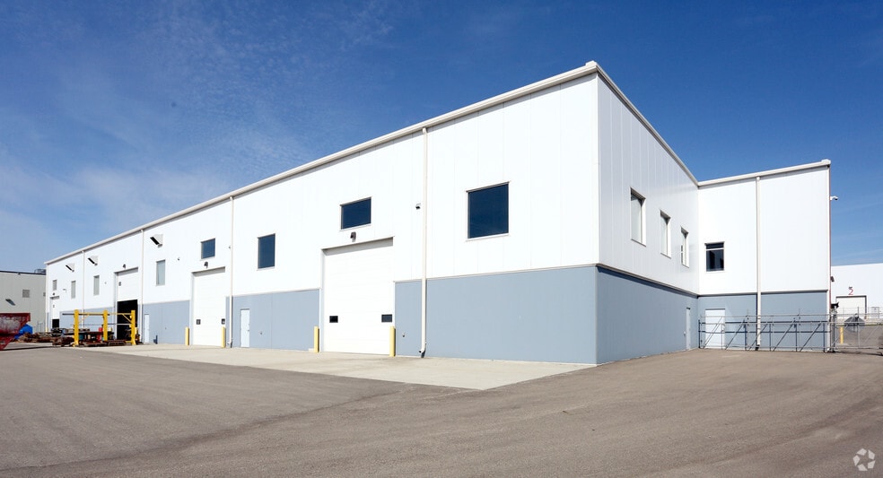 More Photos Of 1411 90 Ave NW, Edmonton Light Distribution For Lease