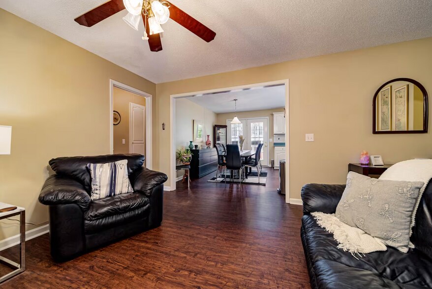 More Photos Of 84-86 Benson Rd, Travelers Rest Specialty For Sale