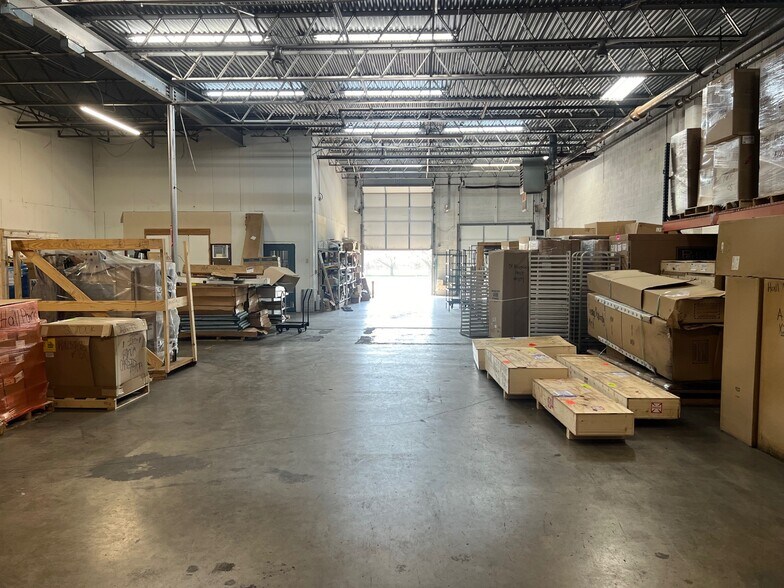 More Photos Of 3221 E Randol Mill Rd, Arlington Manufacturing For Lease