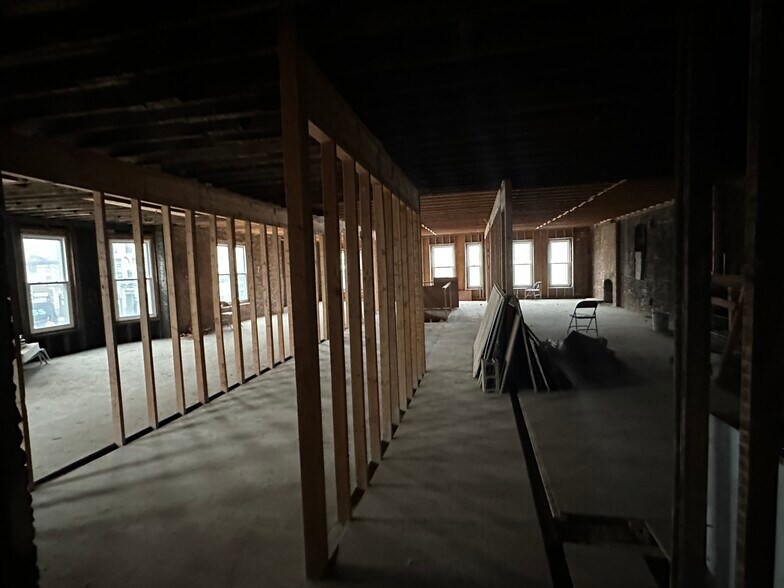 More Photos Of 3093-3095 W 25th St, Cleveland Storefront Retail Office For Lease