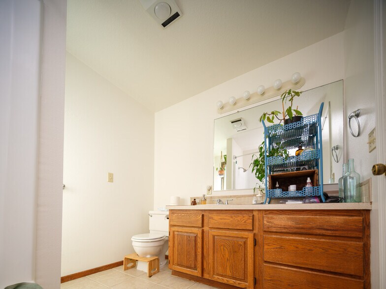 More Photos Of 582 S Maple St, Canby Apartments For Sale