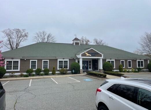 More Photos Of 1370 S County Trl, East Greenwich Medical For Lease
