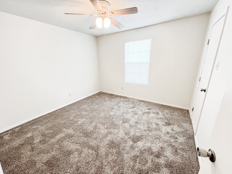 More Photos Of 900 Scurry St, Big Spring Apartments For Sale