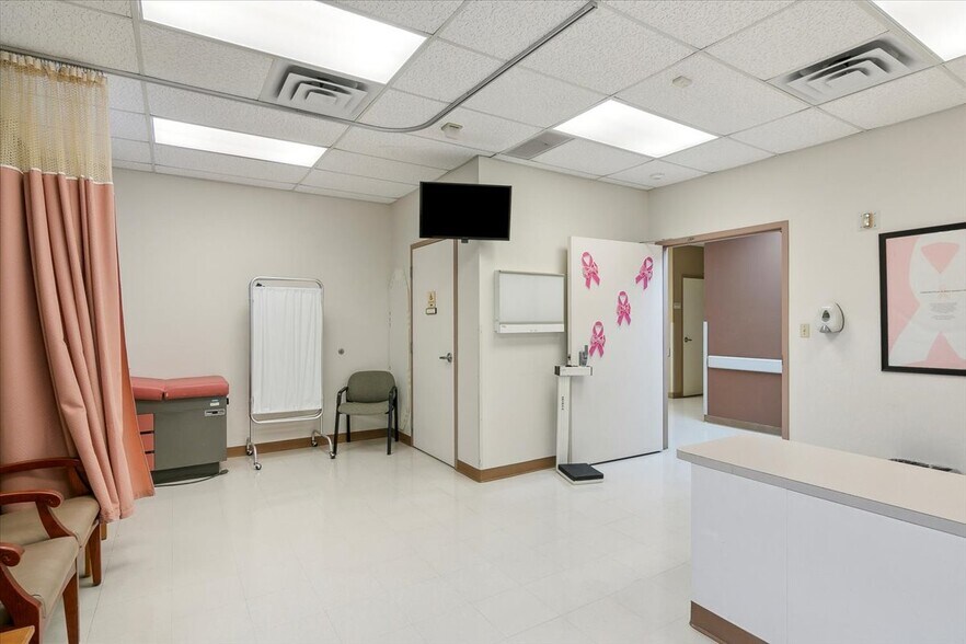More Photos Of 3445 Regional Dr, Port Arthur Medical For Lease