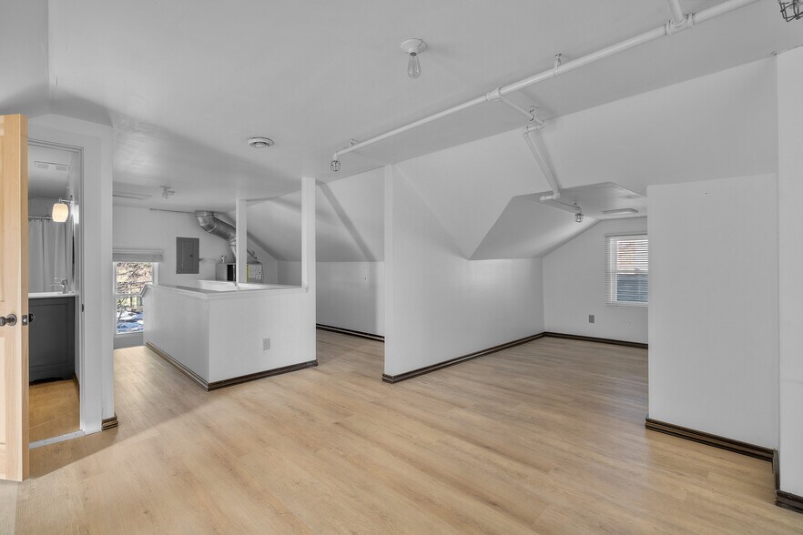 More Photos Of 2420 4th Ave S, Minneapolis Apartments For Sale