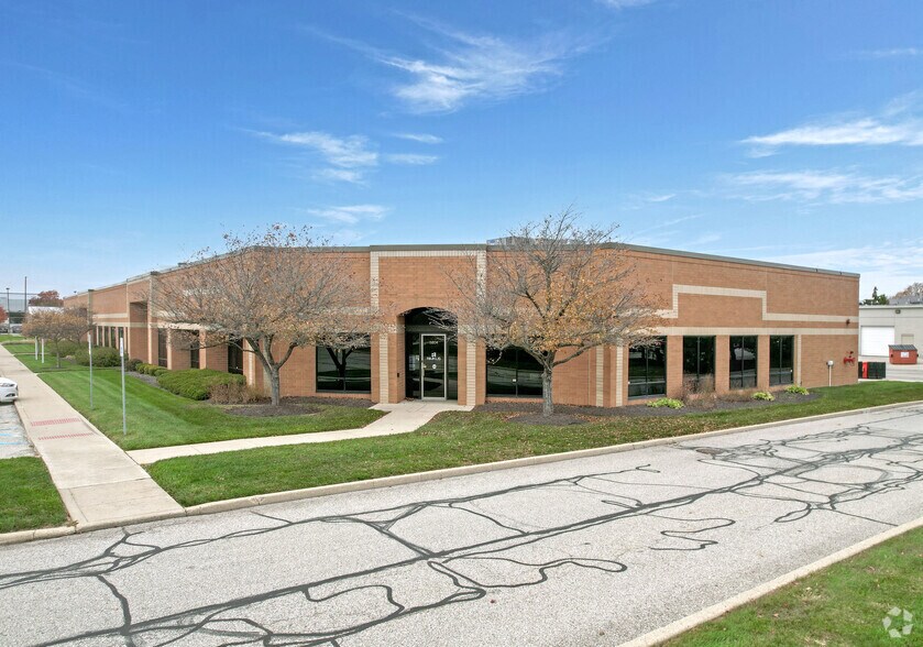 More Photos Of 5804-5856 W 74th St, Indianapolis Light Manufacturing For Lease