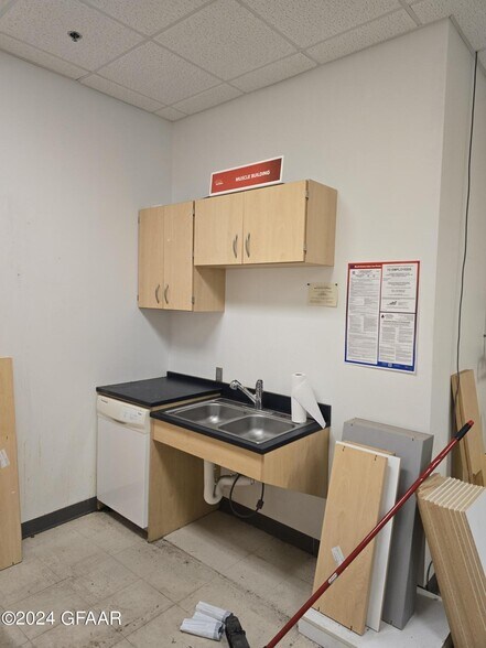 More Photos Of 3221 32nd Ave S, Grand Forks Unknown For Lease