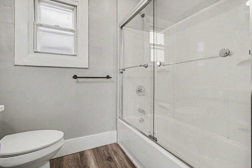 More Photos Of 318-320 Lafayette Ave, Bellevue Apartments For Sale