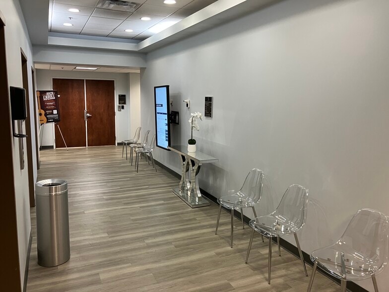 More Photos Of 2714 Union Avenue Ext, Memphis Office For Sale