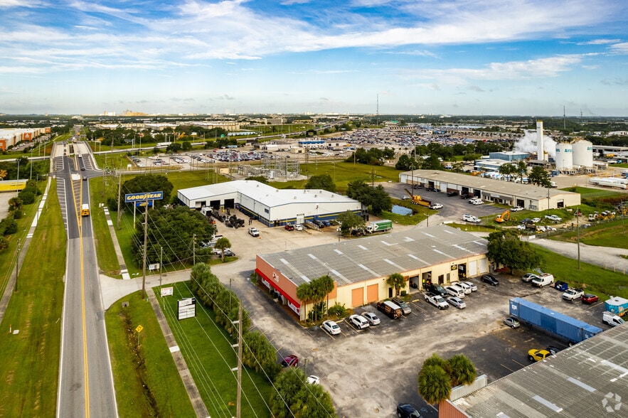 More Photos Of 947 W Taft Vineland Rd, Orlando Warehouse For Sale