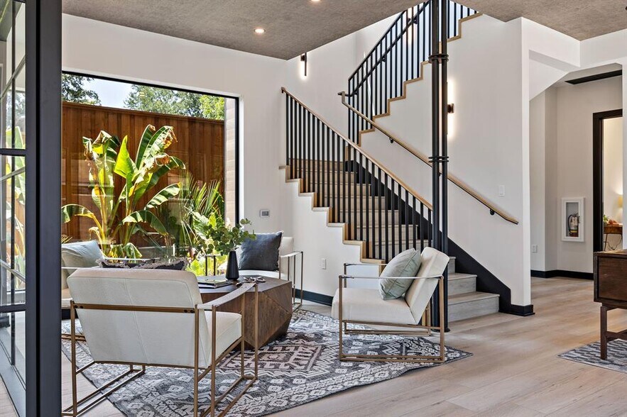 More Photos Of 2318 Morelos, Austin Office For Sale