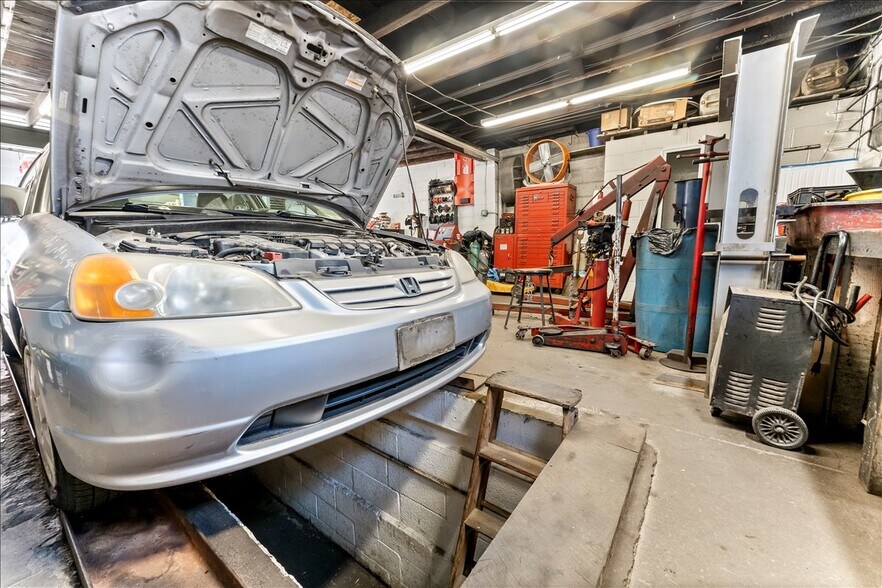 More Photos Of 603 Greenway Ave, Darby Auto Repair For Sale