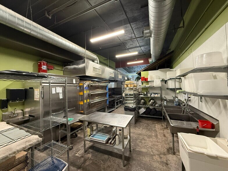 More Photos Of 8220-8250 Cazenovia Rd, Manlius Unknown For Lease