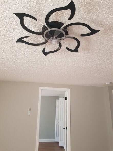 More Photos Of 311 58th Ave E, Bradenton Apartments For Sale