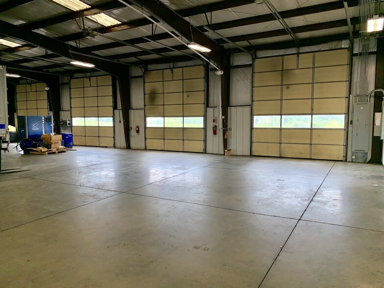 More Photos Of 118 Livestock Rd, Dickson Auto Repair For Sale