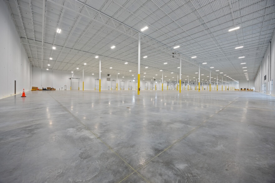 More Photos Of 3631 McConnell Rd, Greensboro Distribution For Lease