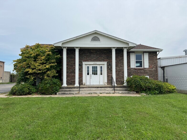 Primary Photo Of 3130 N Woodford St, Decatur Freestanding For Lease