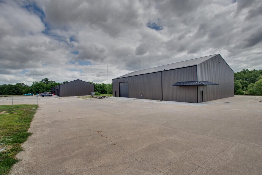 More Photos Of 5101 Kochs Ln, Quincy Warehouse For Lease