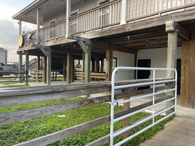 More Photos Of 601 5th St, Kemah Office For Lease