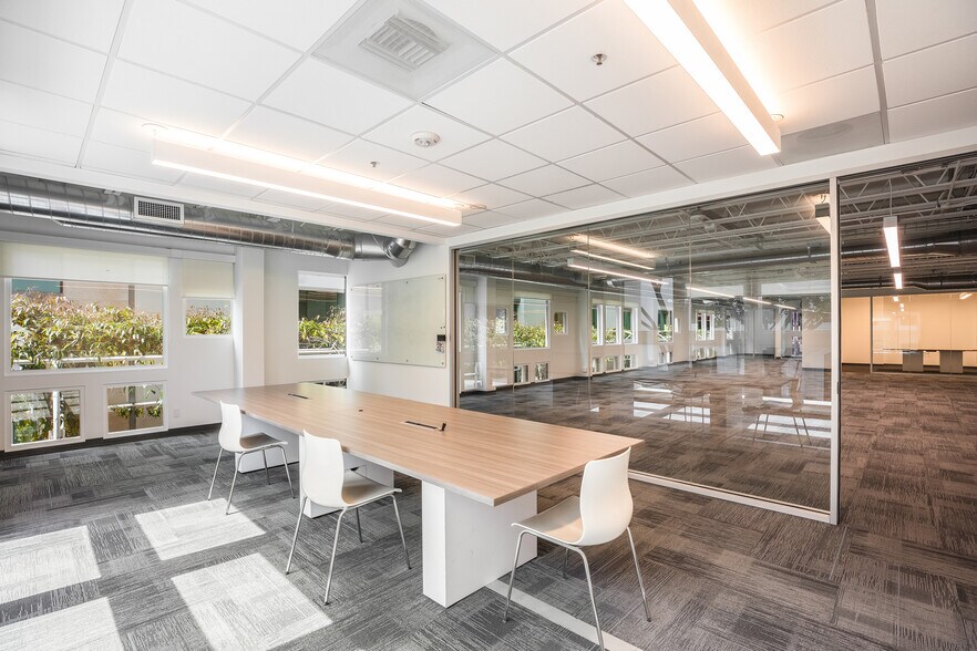 More Photos Of 555 Hamilton Ave, Palo Alto Office For Sale