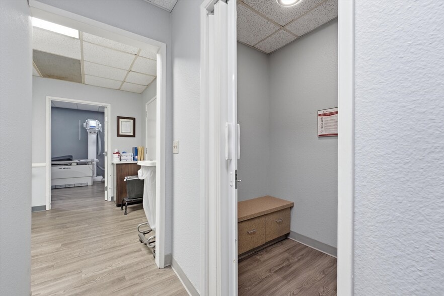 More Photos Of 44725 10th St W, Lancaster Medical For Sale