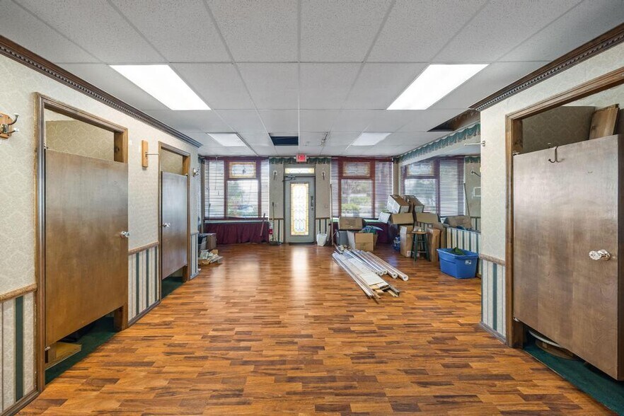 More Photos Of 4066 Broward Blvd, Fort Lauderdale Storefront Retail Office For Lease