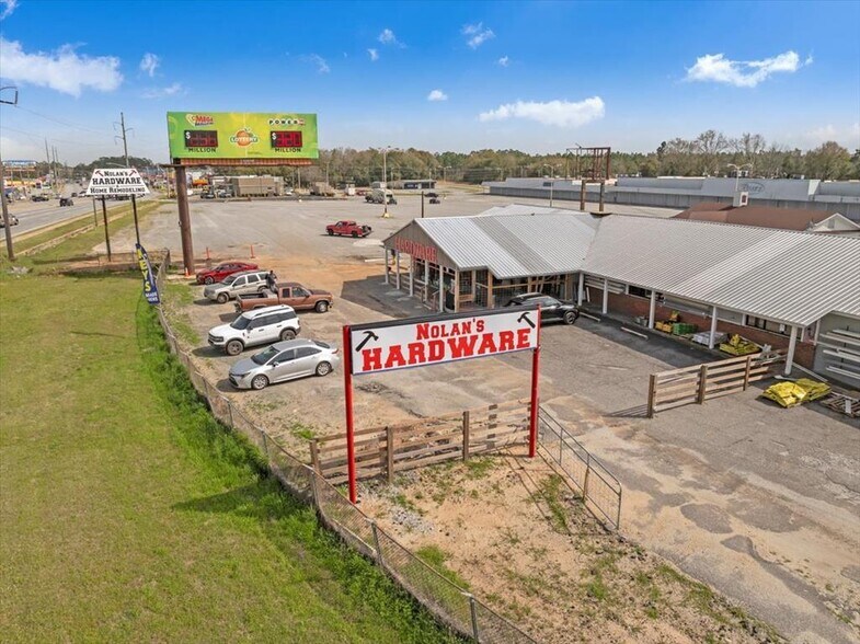 Primary Photo Of 1600 E Oglethorpe Blvd, Albany Freestanding For Sale