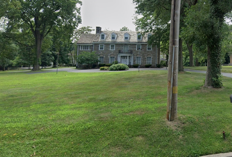 More Photos Of 935 S Providence Rd, Wallingford Funeral Home For Sale