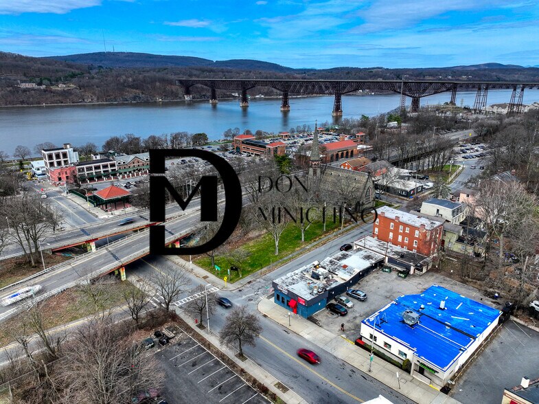 More Photos Of 85 Main St, Poughkeepsie Bar For Sale