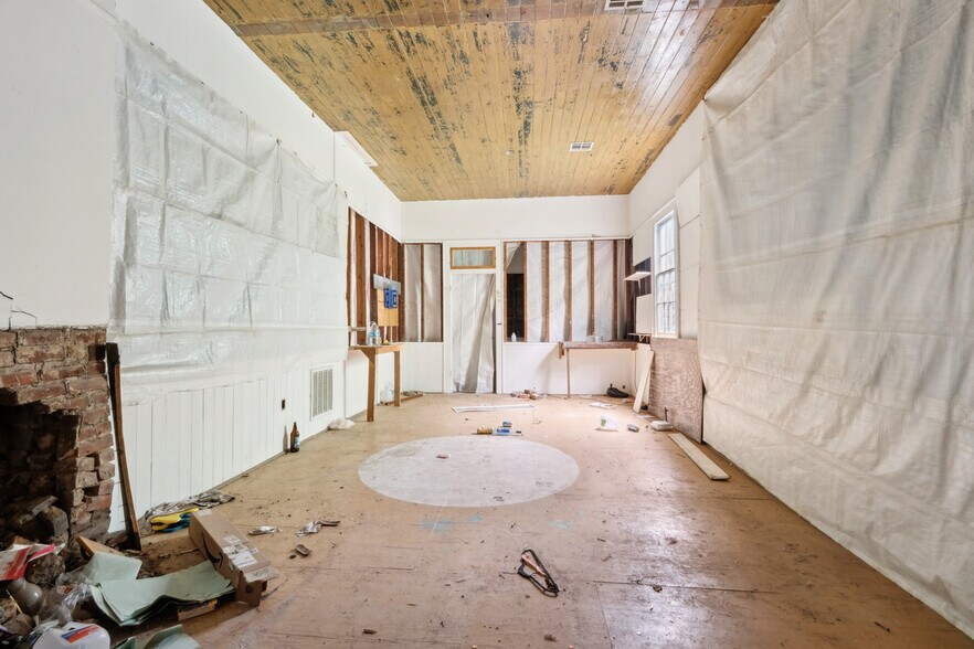 More Photos Of 3020-3032 Saint Claude Ave, New Orleans Office For Sale