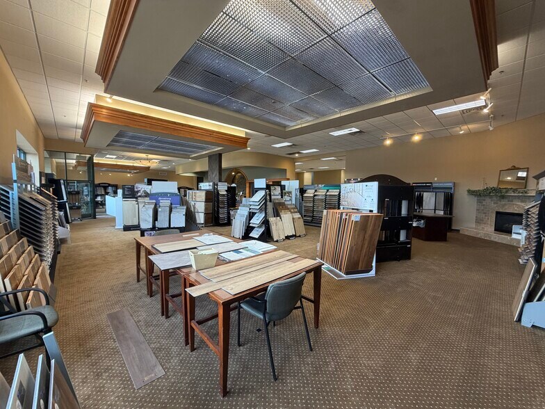 More Photos Of 4803 Michaels Dr, Appleton Freestanding For Sale