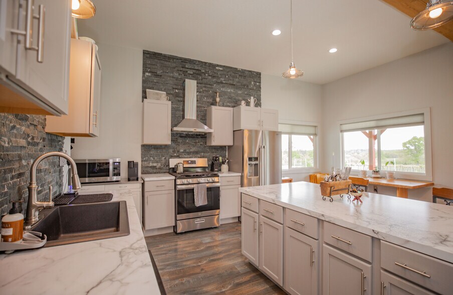 More Photos Of 8400 E 1320 Rd, Stockton Winery Vineyard For Sale