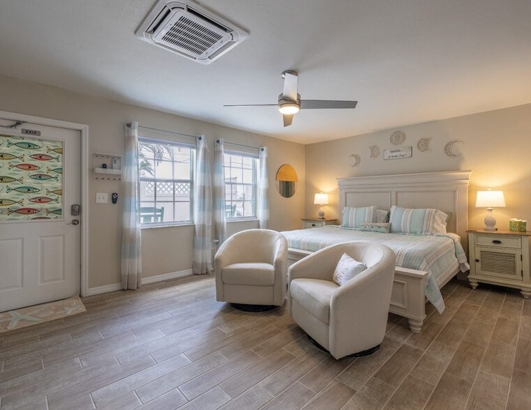 More Photos Of 2960 Oleander St, Saint James City Hotel For Sale