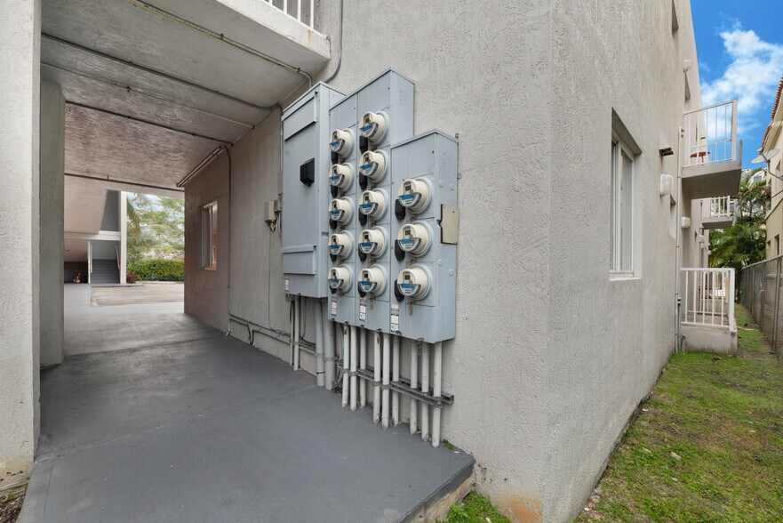 More Photos Of 750 SW 2nd St, Miami Apartments For Sale