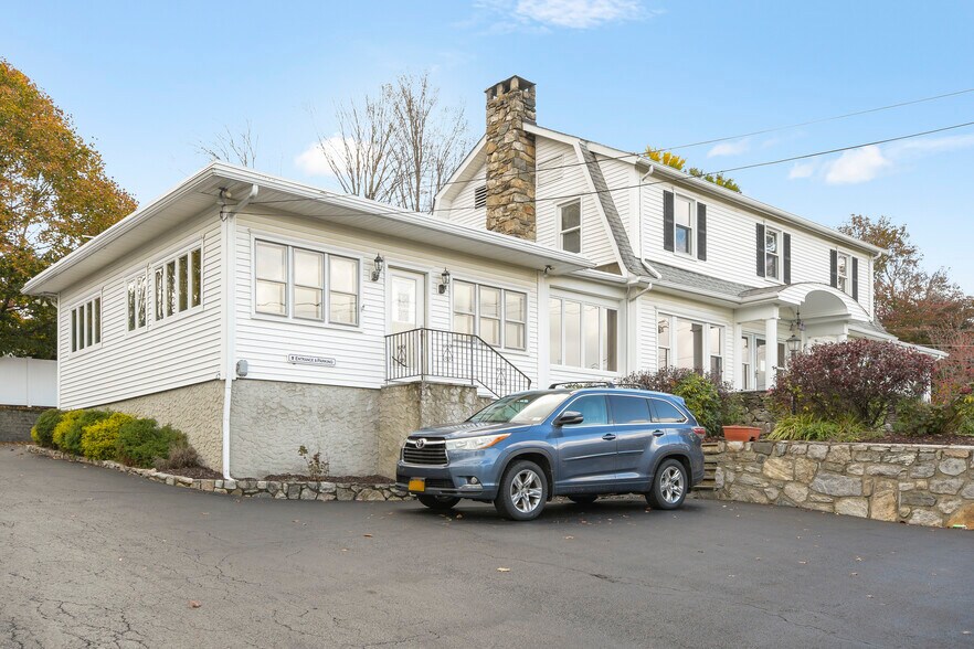 More Photos Of 105 Gleneida Ave, Carmel Office For Sale