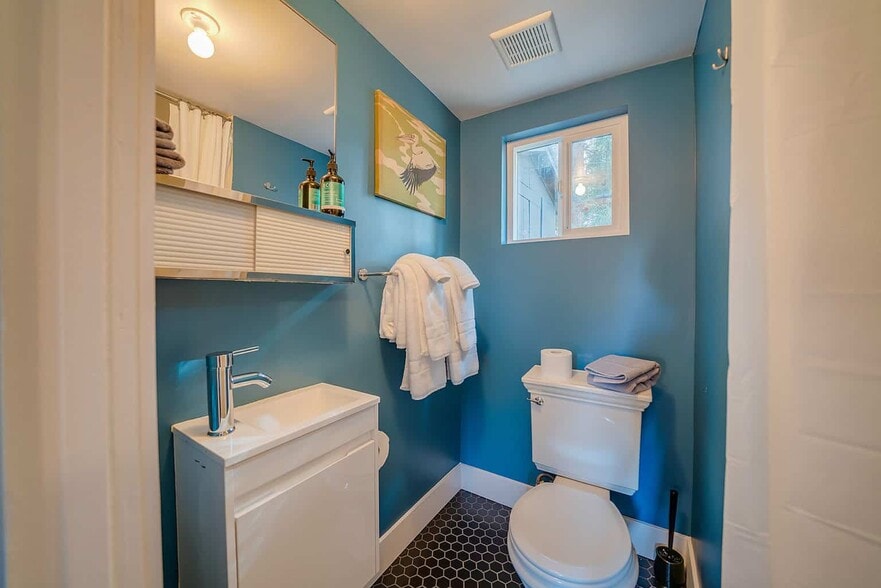 More Photos Of 25807 State Highway 189, Twin Peaks Hotel For Sale