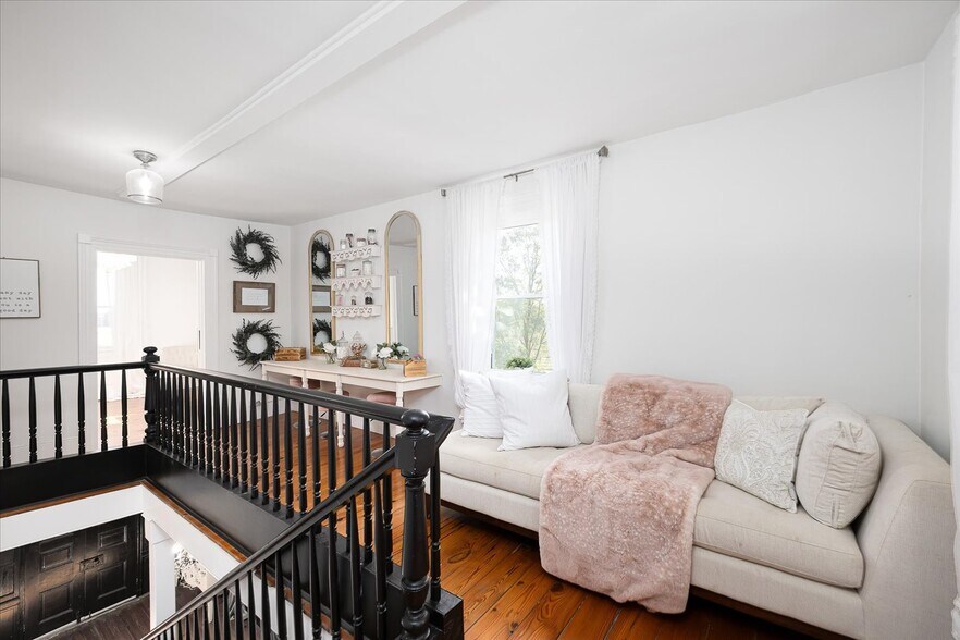 More Photos Of 667 Hustle Rd, Hustle Winery Vineyard For Sale