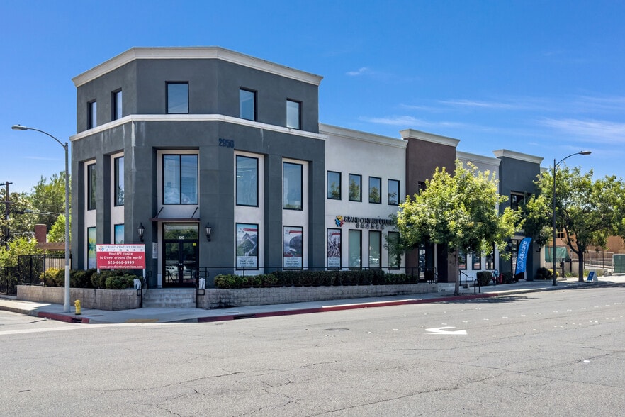 More Photos Of 2956 E Colorado Blvd, Pasadena General Retail For Lease