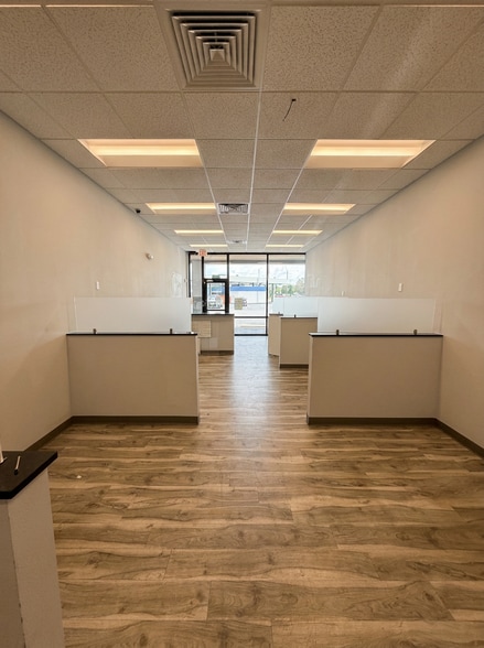 More Photos Of 7701 W Hillsborough Ave, Tampa Storefront For Lease
