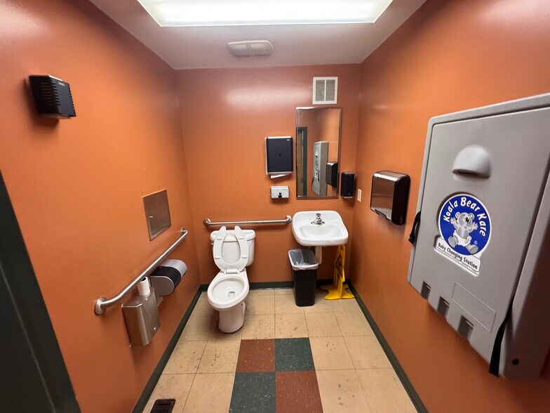 More Photos Of 1100 Salem Ave, Dayton Office For Sale