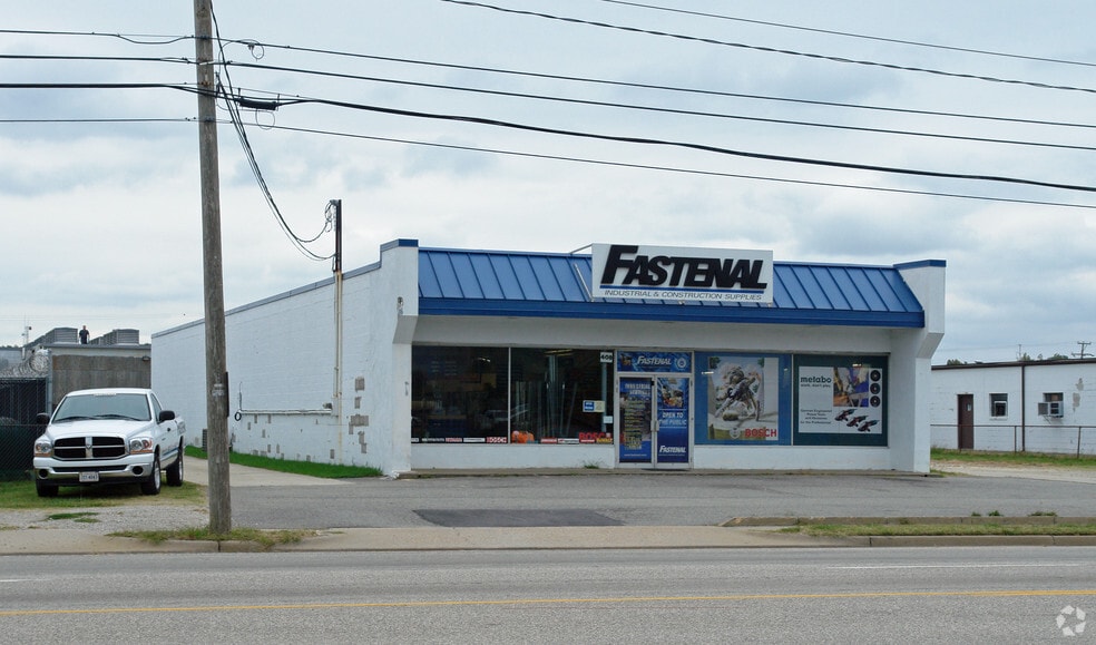 More Photos Of 408 Aberdeen Rd, Hampton Freestanding For Lease