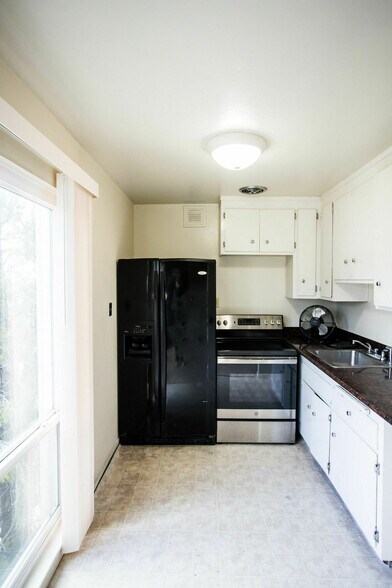 More Photos Of 3525 Dimond Ave, Oakland Apartments For Sale