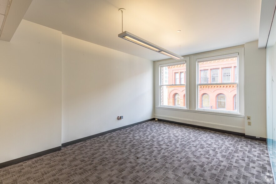 More Photos Of 319 SW Washington St, Portland Office For Sale