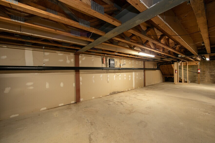 More Photos Of 12 N Black Horse Pike, Runnemede Storefront Retail Residential For Lease