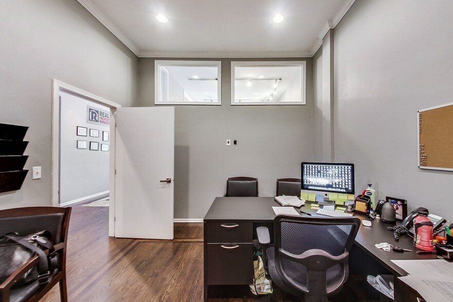 More Photos Of 2636 N Lincoln Ave, Chicago Apartments For Lease