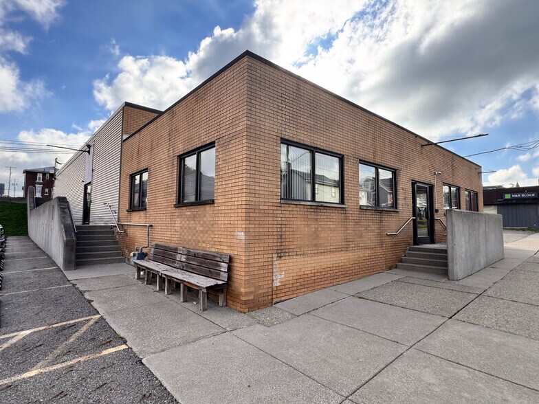 More Photos Of 95 E Main St, Carrollton Office For Sale